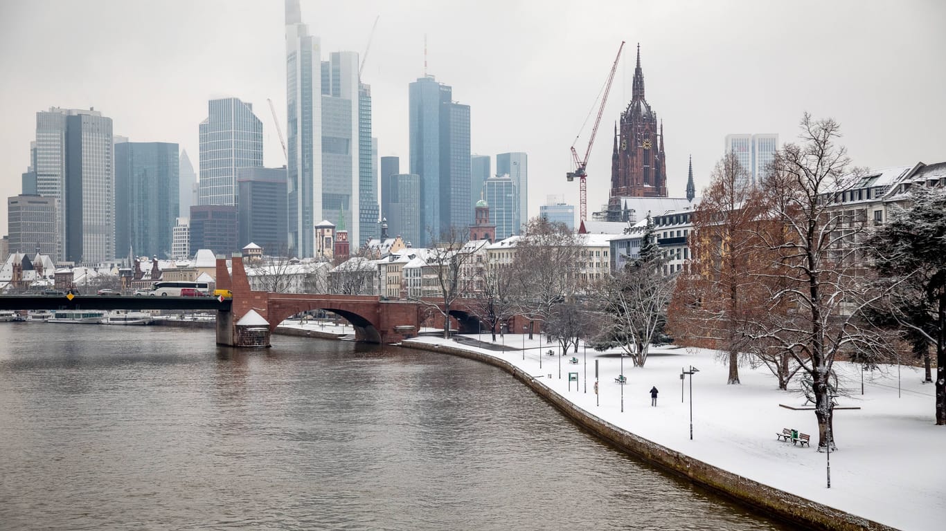 Der Winter in Frankfurt kann sehr kalt werden, rausgehen will man da nicht. t-online hat die besten Freizeitaktivitäten für den Winter recherchiert.