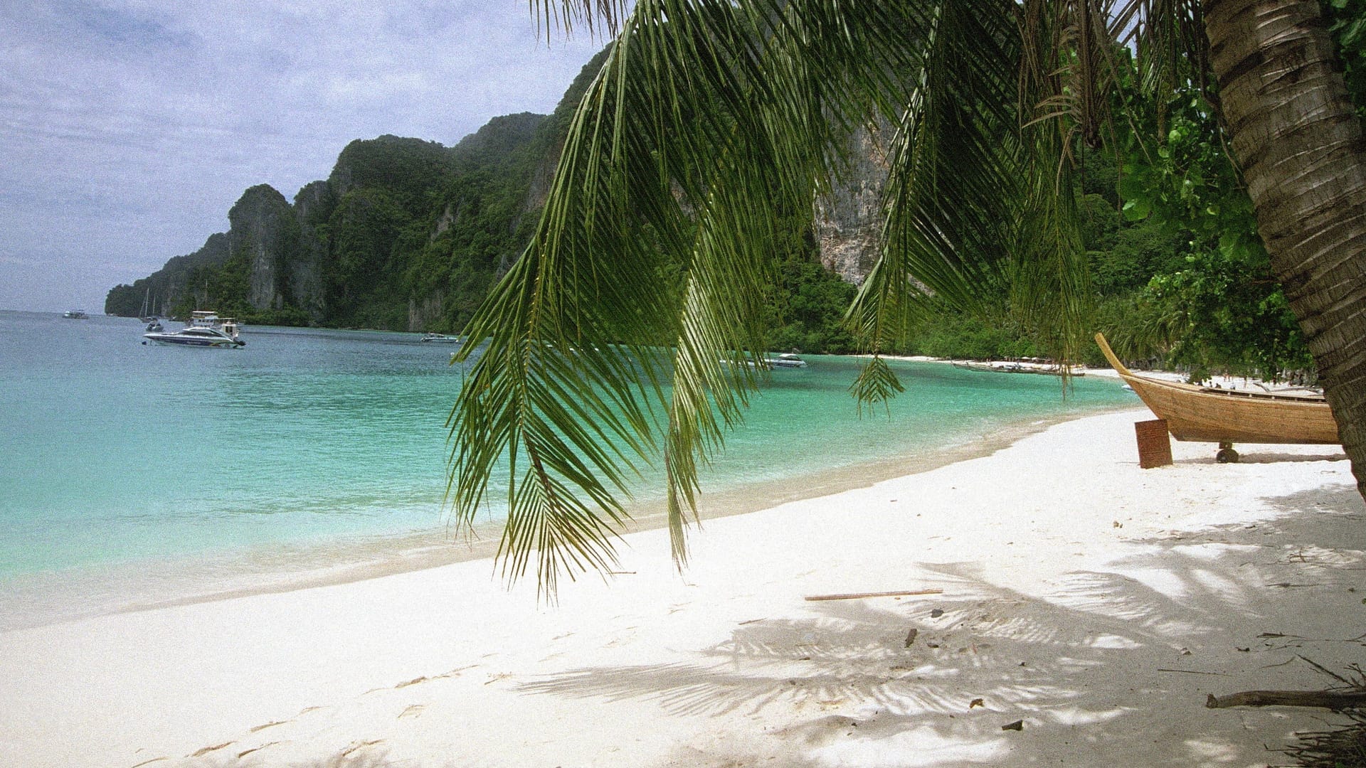 Strand auf den Philippinen (Archivbild): Nach einem Erdbeben wird vor einem Tsunami gewarnt.