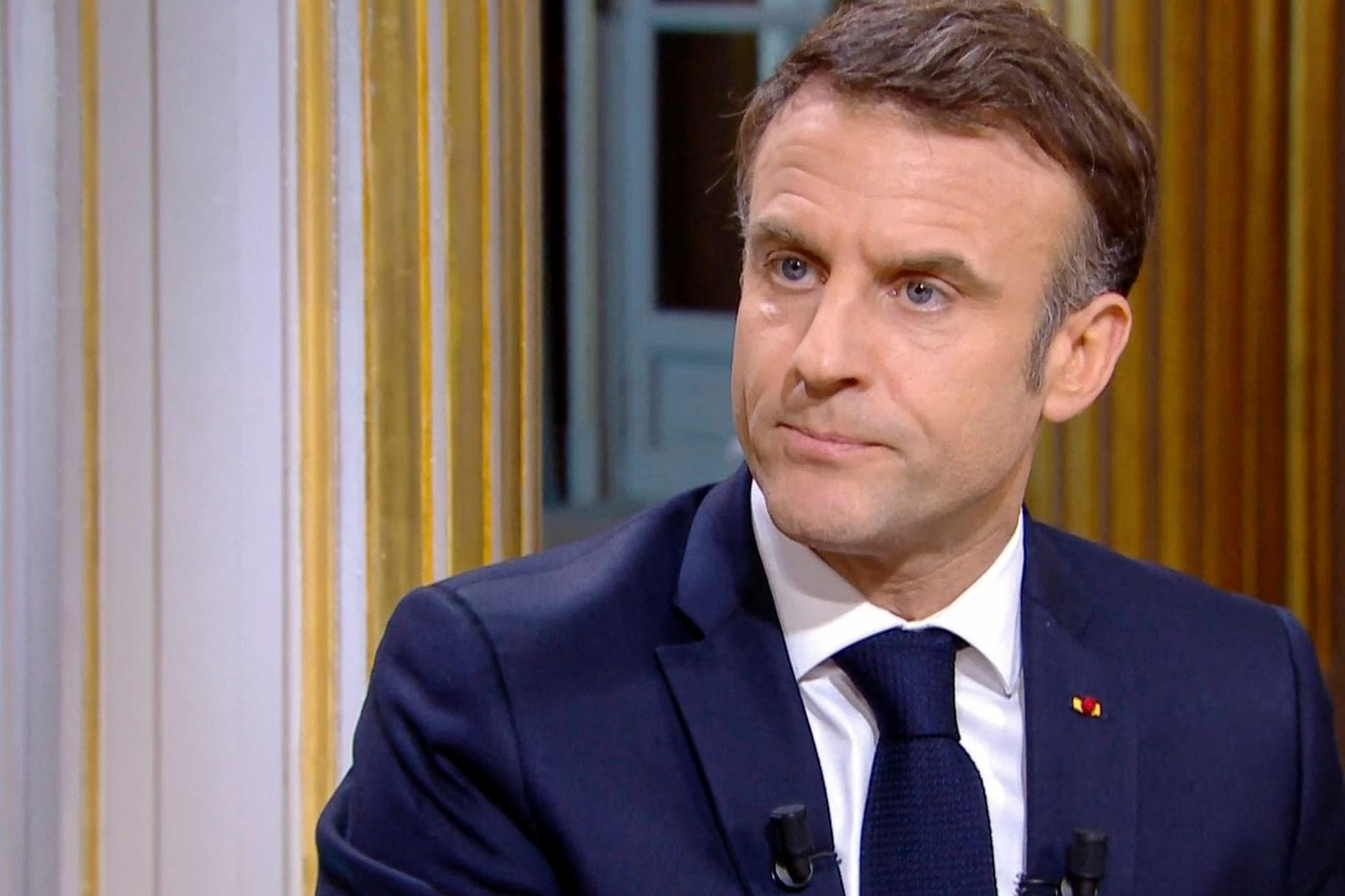 Emmanuel Macron: Beim TV-Interview mit dem Sender France 5 sprach er auch über Gérard Depardieu.