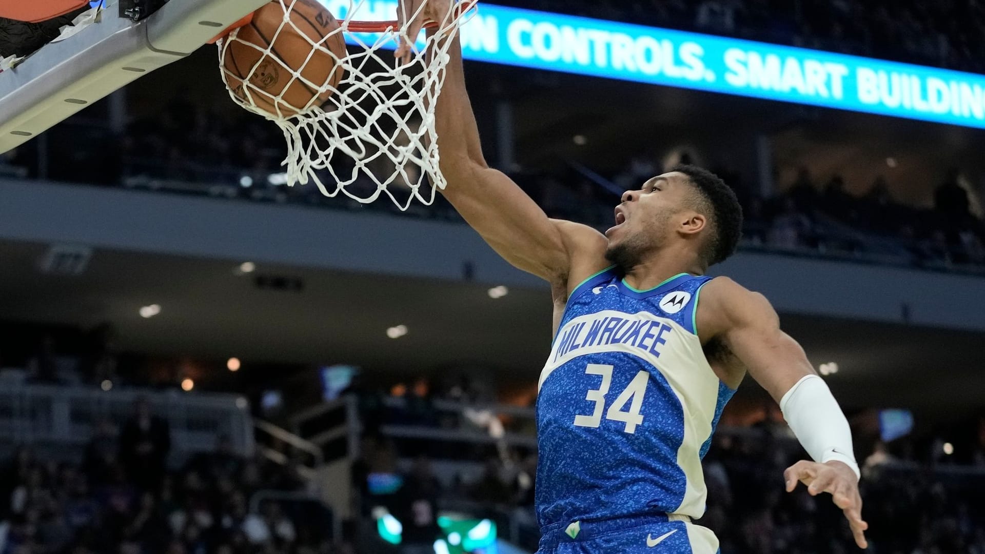 Giannis Antetokounmpo Giannis Antetokounmpo