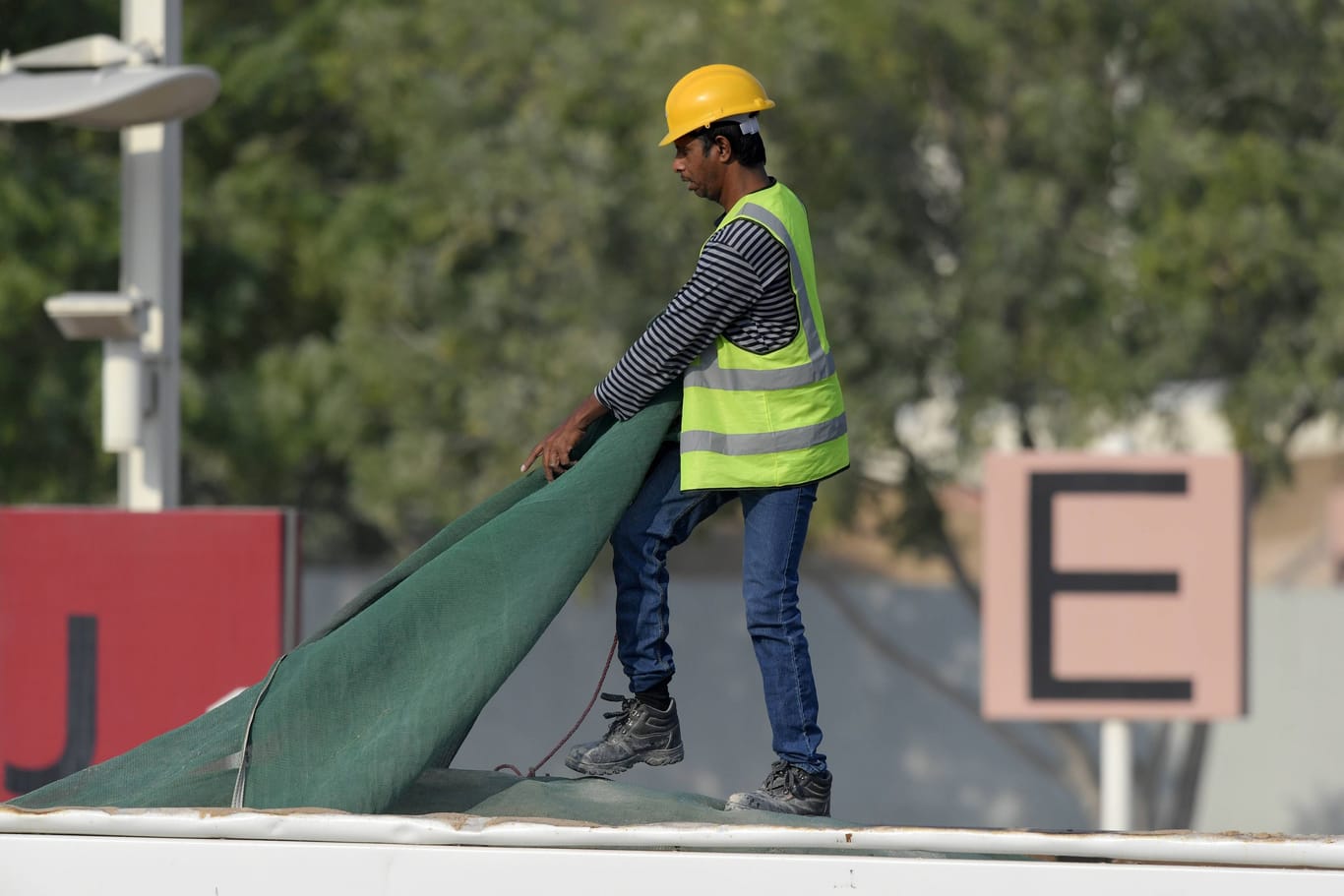 Ein Gastarbeiter in Doha.