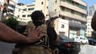 Hisbollah-Milizen bei Kämpfen in Beirut (Archivbild): Die Terrororganisation hat Pläne für einen Einmarsch in Israel.