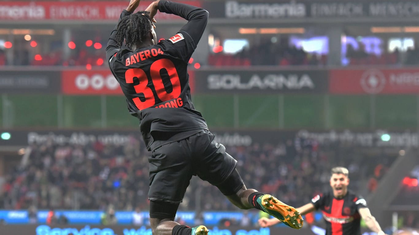 Jeremie Frimpong: Bayer Leverkusens Außenverteidiger jubelte über seinen Treffer zum 2:0.