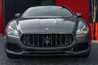 Ein Maserati Ghibli Trofeo (Symbolbild): Der Supersportwagen verschwand vom Grundstück.d