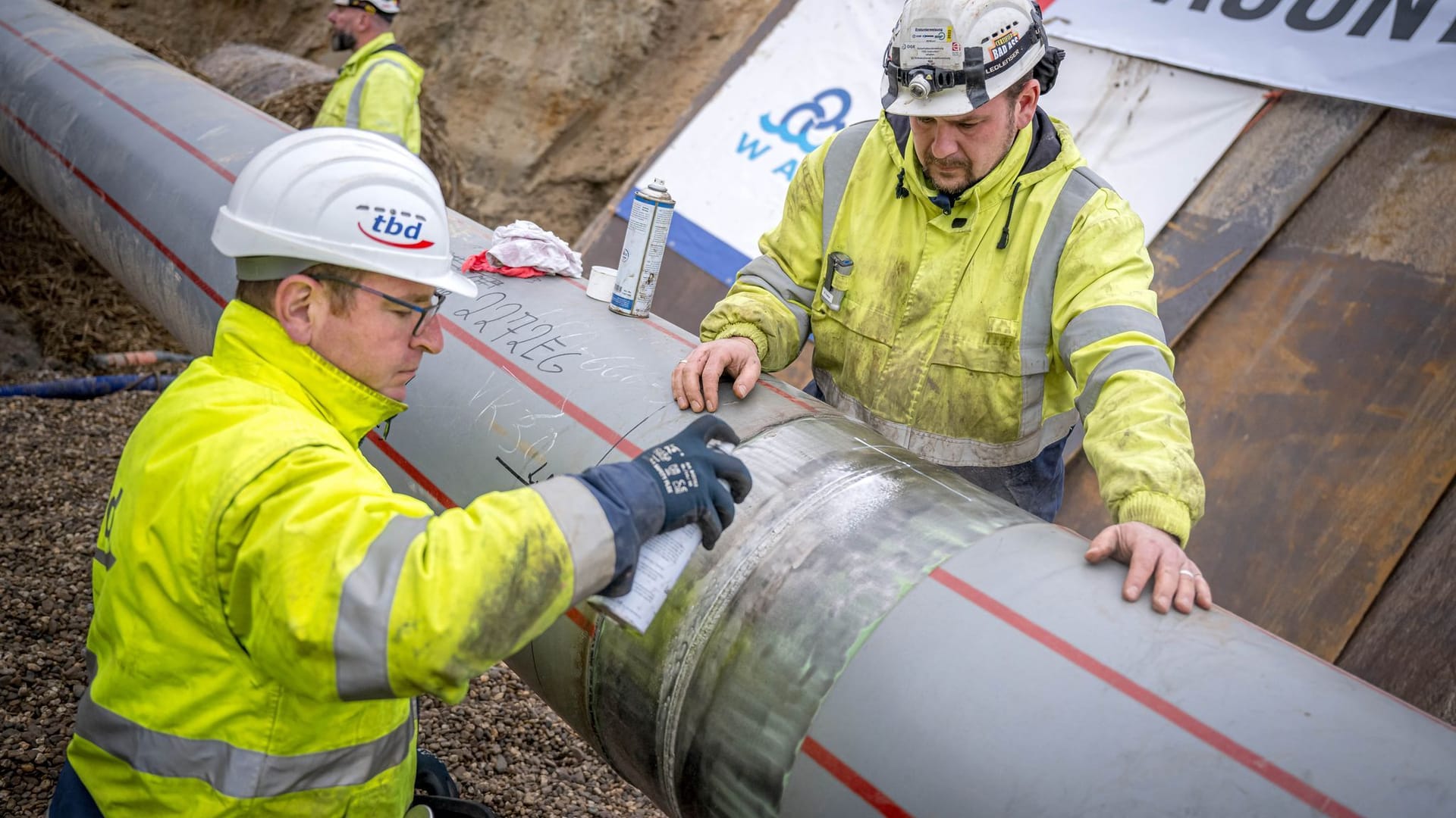 Letzte Schweißnaht bei LNG-Anbindungspipeline