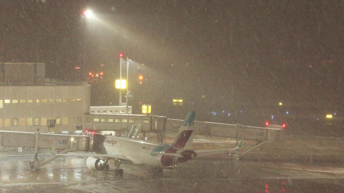 Stadtgebiet und Flughafen Düsseldorf: Winterdienst nach Schneefa