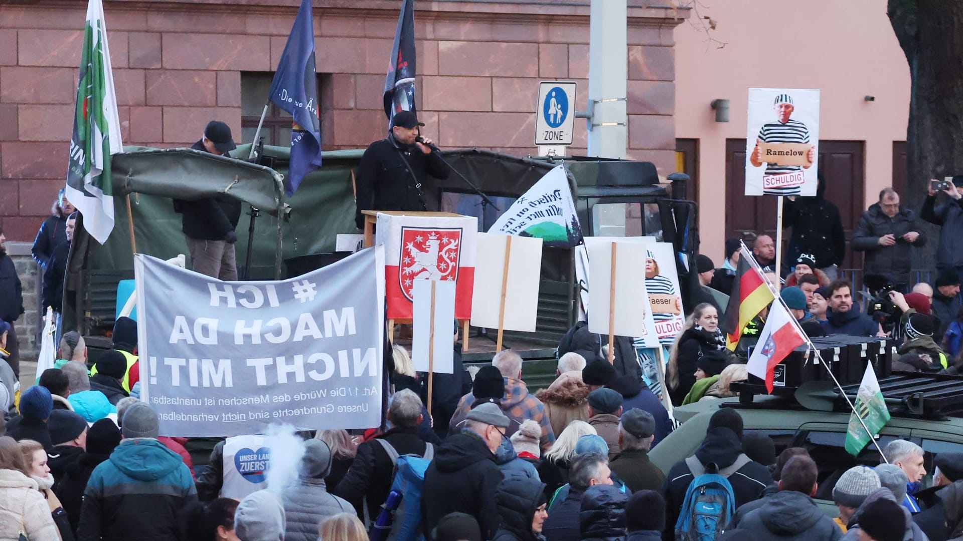 Teilnehmer der Demonstration: Die Organisatoren werden vom Verfassungsschutz beobachtet.