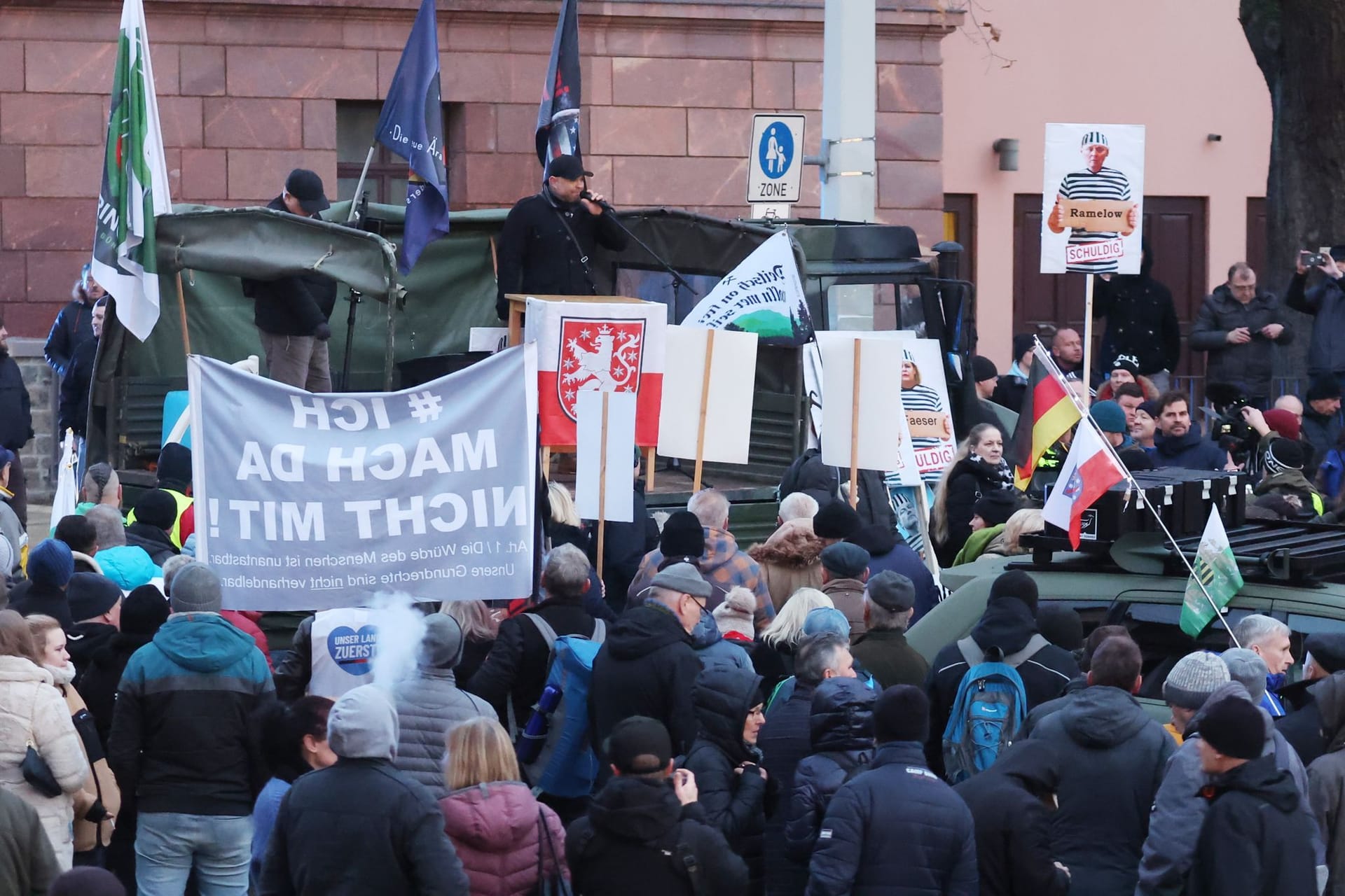 Teilnehmer der Demonstration: Die Organisatoren werden vom Verfassungsschutz beobachtet.