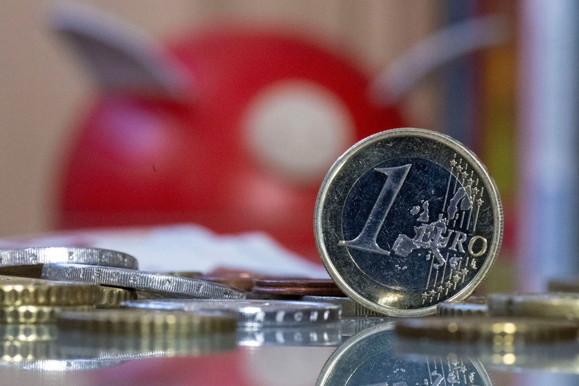 Bargeld: Wer sparen will, muss sich Ziele setzen.