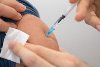 Impfen nicht vergessen: Auch klassische Impfungen wie Tetanus sind empfehlenswert.