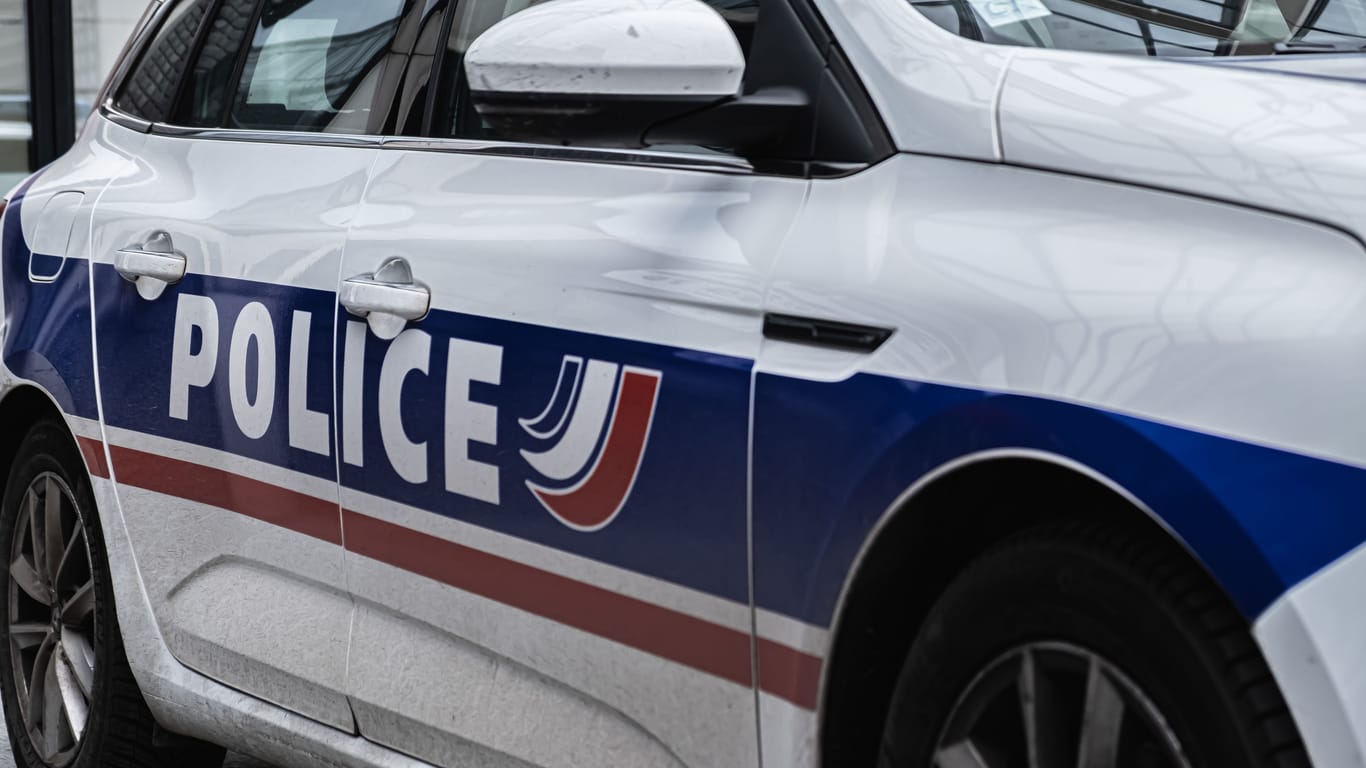 Polizei in Frankreich (Symbolbild): 15-Jähriger nach mutmaßlichem Mord an seinen Eltern festgenommen.