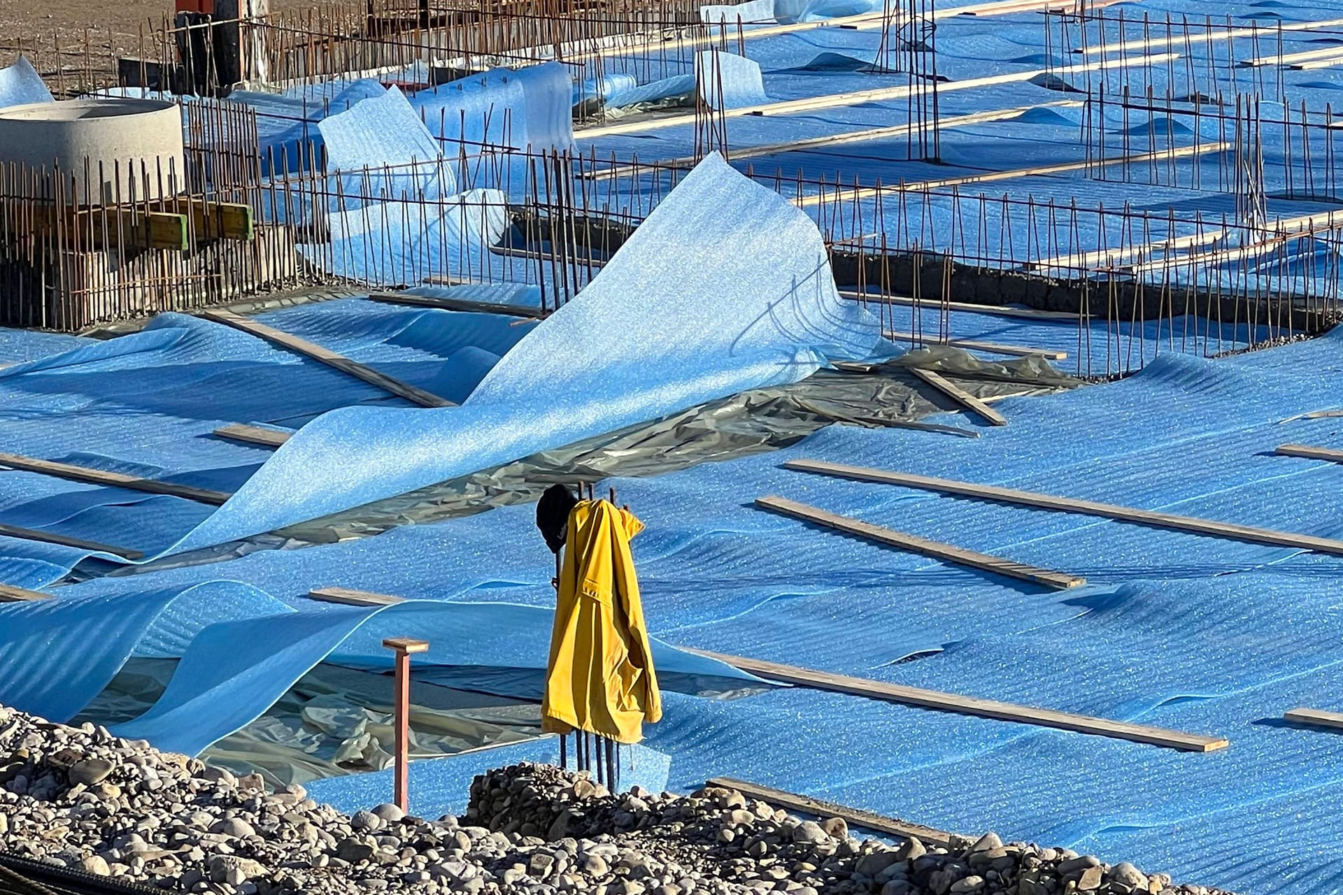 Eine stille Baustelle (Symbolbild): Fehlende Aufträge und ausgesetzte Zahlungen machen dem Wohnungsbau zu schaffen.