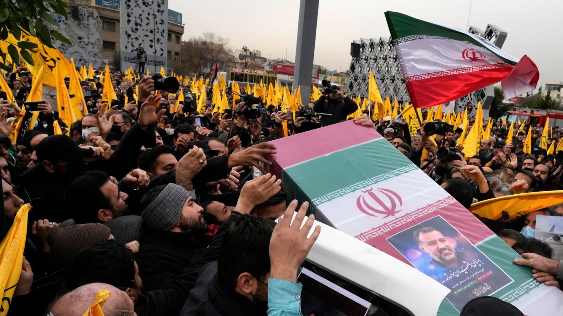 Funeral ceremony in Tehran: Thousands chant anti-Israel slogans - News ...