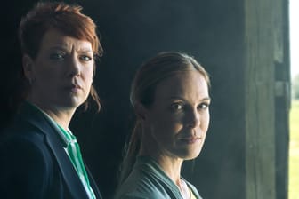 "Polizeiruf 110: Nur Gespenster" Die Ermittlerinnen Melly Böwe (Lina Beckmann) und Katrin König (Anneke Kim Sarnau).