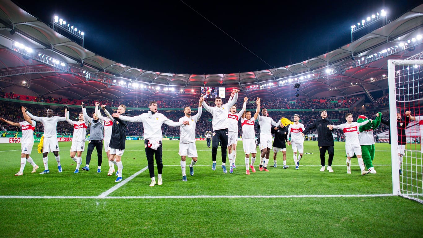 Schlussjubel: Der VfB Stuttgart steht im Viertelfinale des DFB-Pokals – die Fans träumen bereits vom Finale.