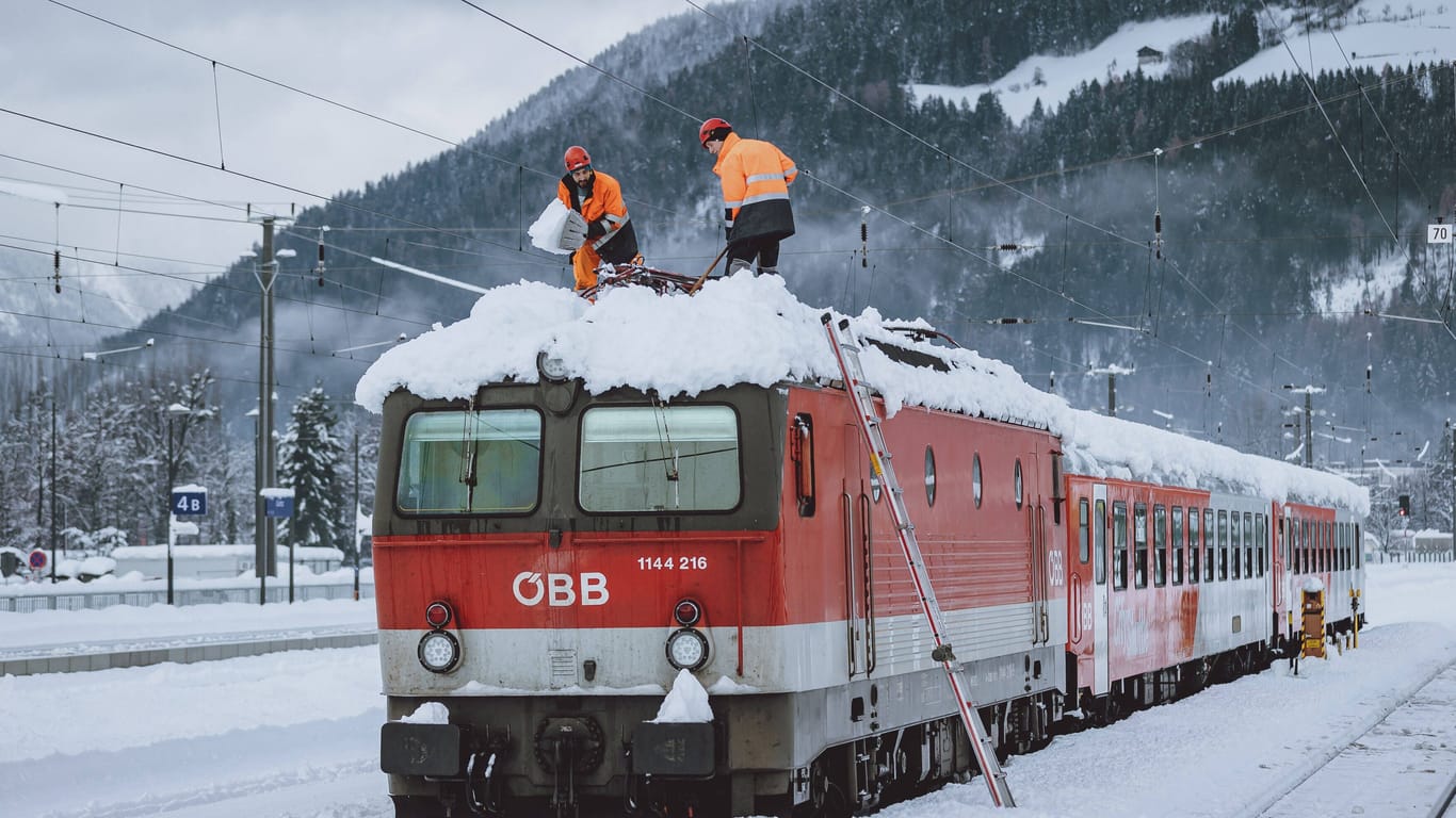 Schnee in Österreich: Auch die ÖBB haben mitunter mit den Folgen des Winters zu kämpfen.