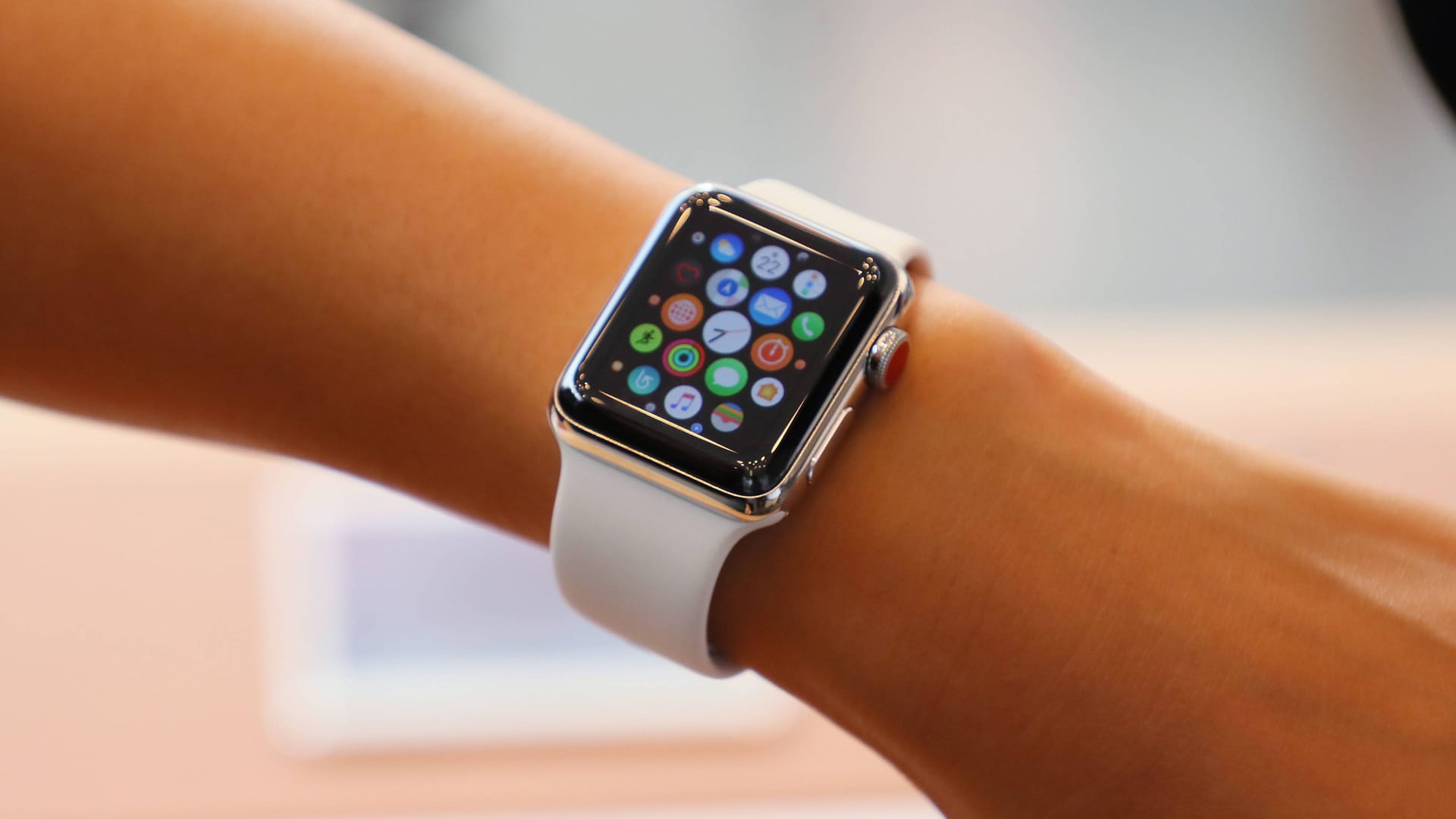 Die Apple Watch 8: Die Smartwatch erreicht im Test Bestnoten.