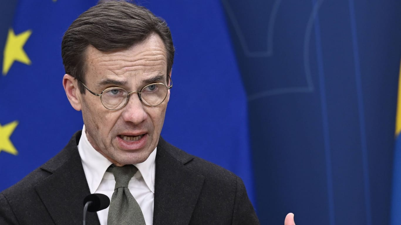 Der schwedische Ministerpräsident Ulf Kristersson: Die EU müsse sich einigen, sonst werde sich die Ukraine nächstes Jahr in einer "wirtschaftlichen Schwebe" befinden.