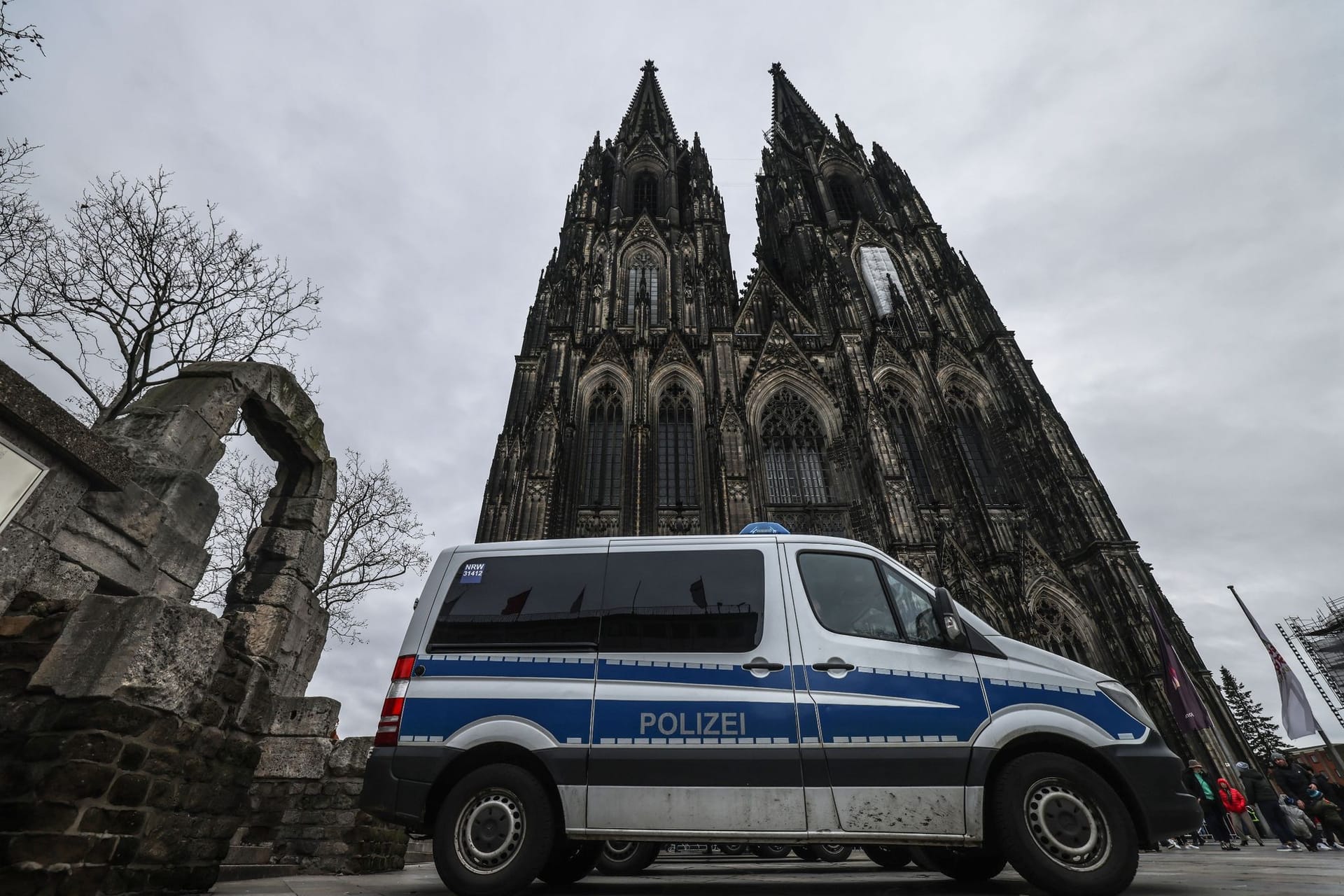 Polizei am Kölner Dom