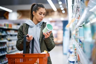 Einkauf: Wer rechtzeitig in den Supermarkt geht, spart Zeit und Nerven.