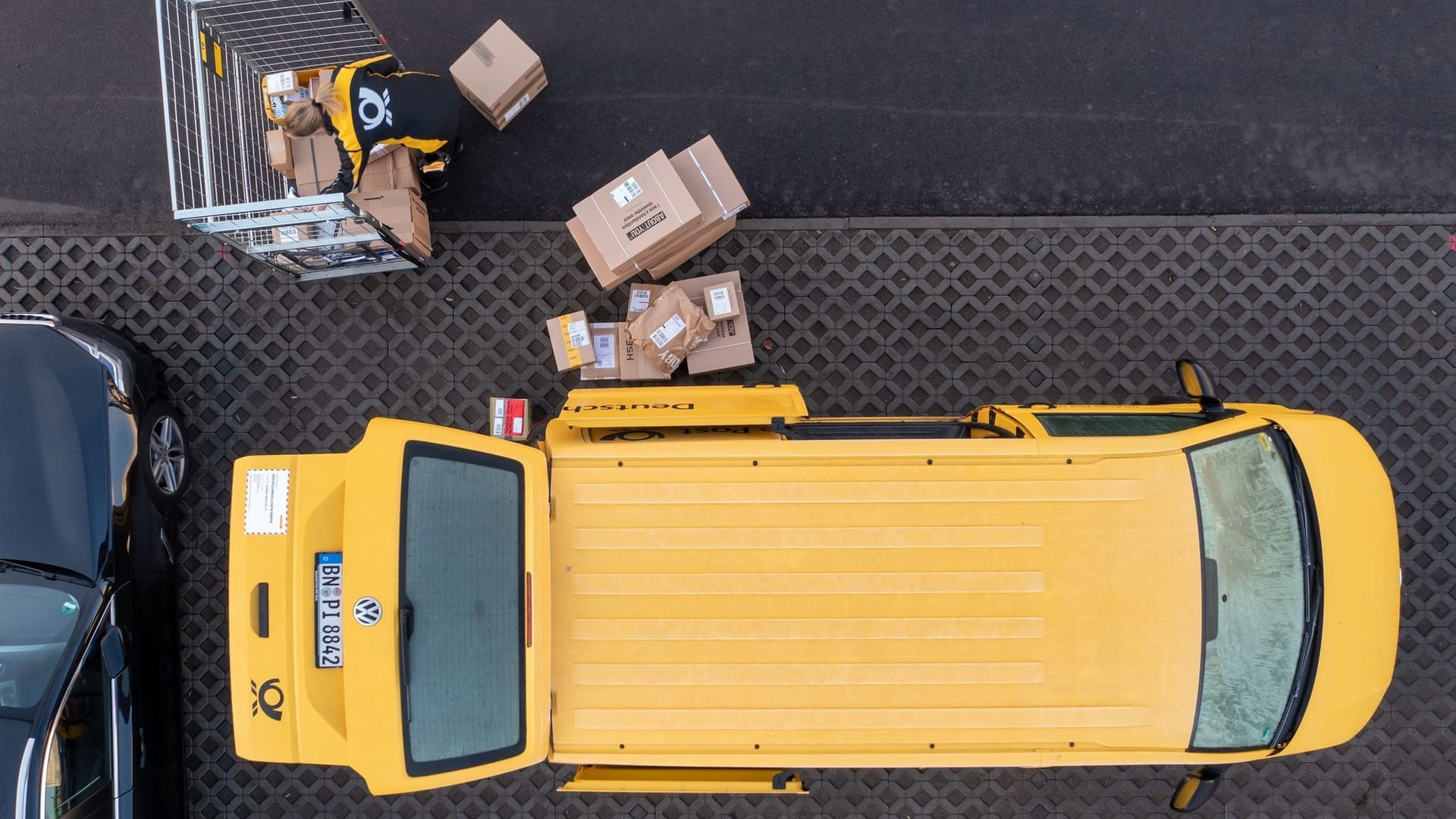 Ein Postauto von oben Ein Postauto von oben
