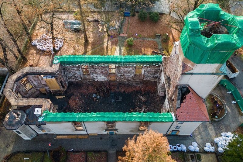 Blick auf die Ruine der Stadtkirche von Großröhrsdorf