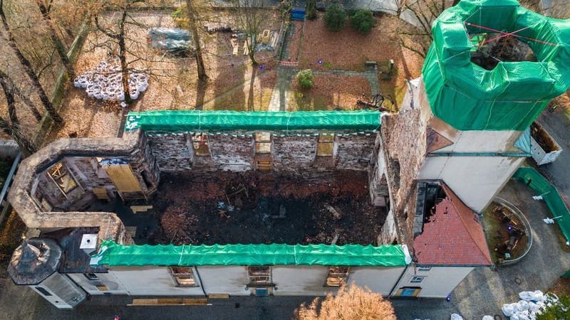 Blick auf die Ruine der Stadtkirche von Großröhrsdorf