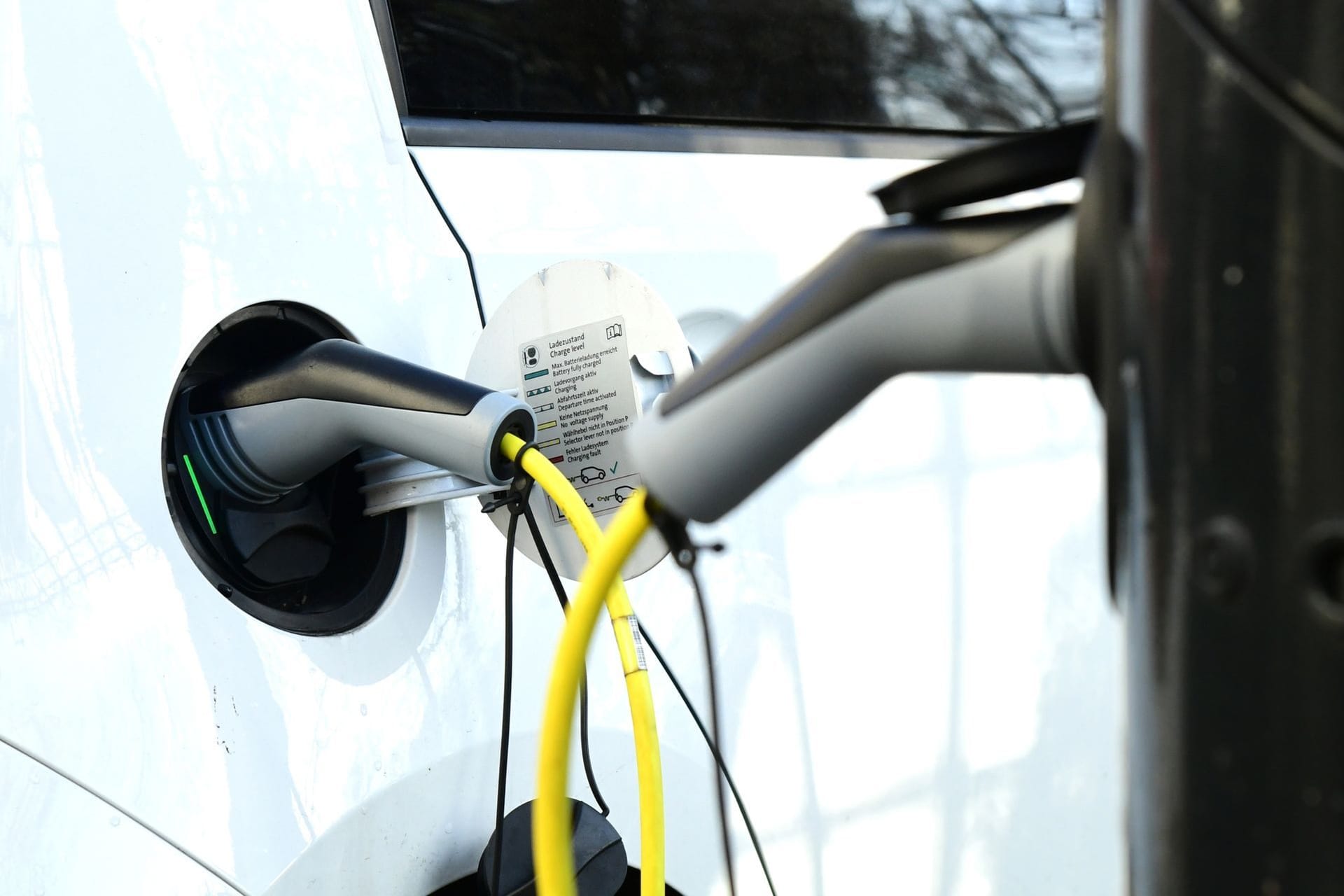 Elektroauto an Ladestation
