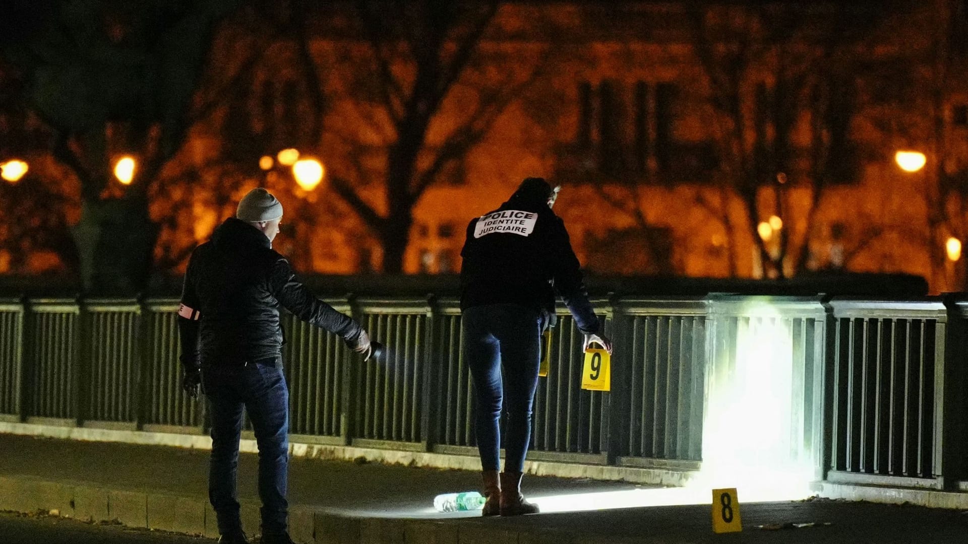 Deutscher bei mutmaßlicher Terror-Attacke in Paris getötet Deutscher bei mutmaßlicher Terror-Attacke in Paris getötet
