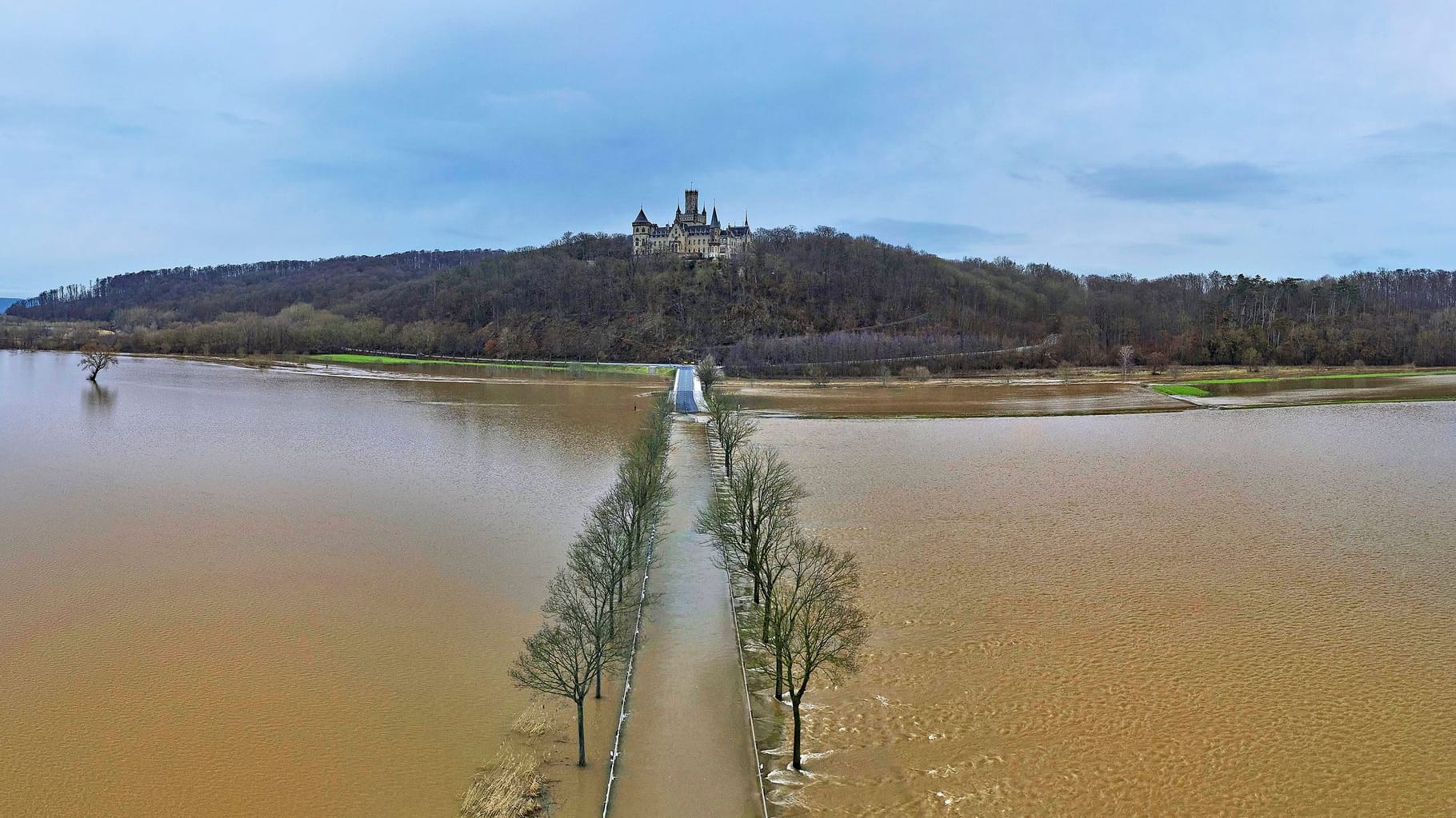 Hochwasser und Überschwemmungen: Auch die Leine in der Region Hannover ist von den tagelangen starken Regenfällen betroffen.