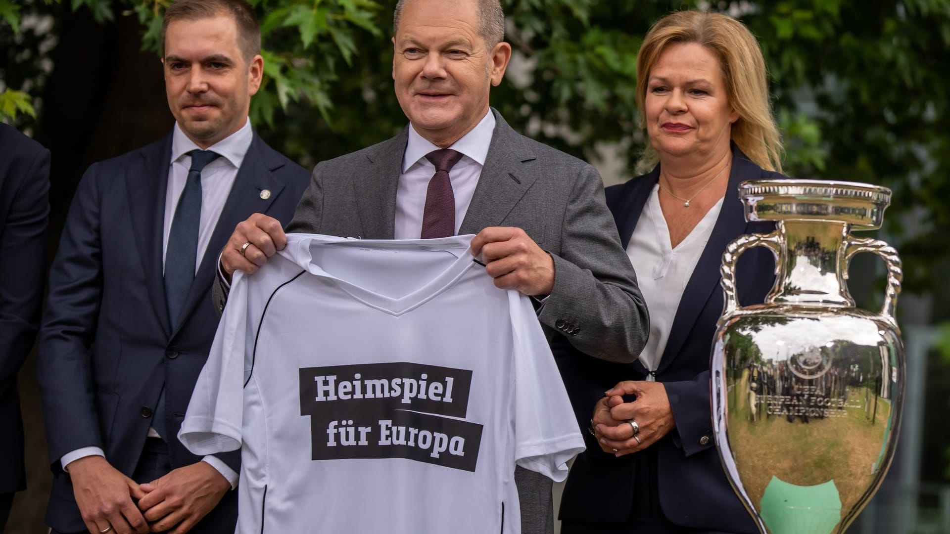 Bundeskanzler Olaf Scholz (M) Bundeskanzler Olaf Scholz (M)