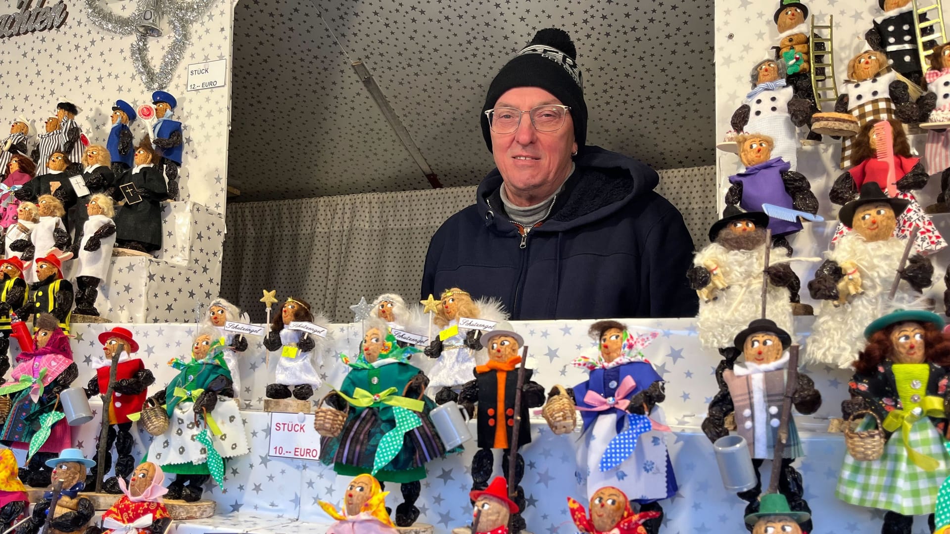 Klaus Schrödel: Er hat seit rund 20 Jahren seinen eigenen Stand auf dem Markt und verkauft handgemachte Zwetschgenmännle.