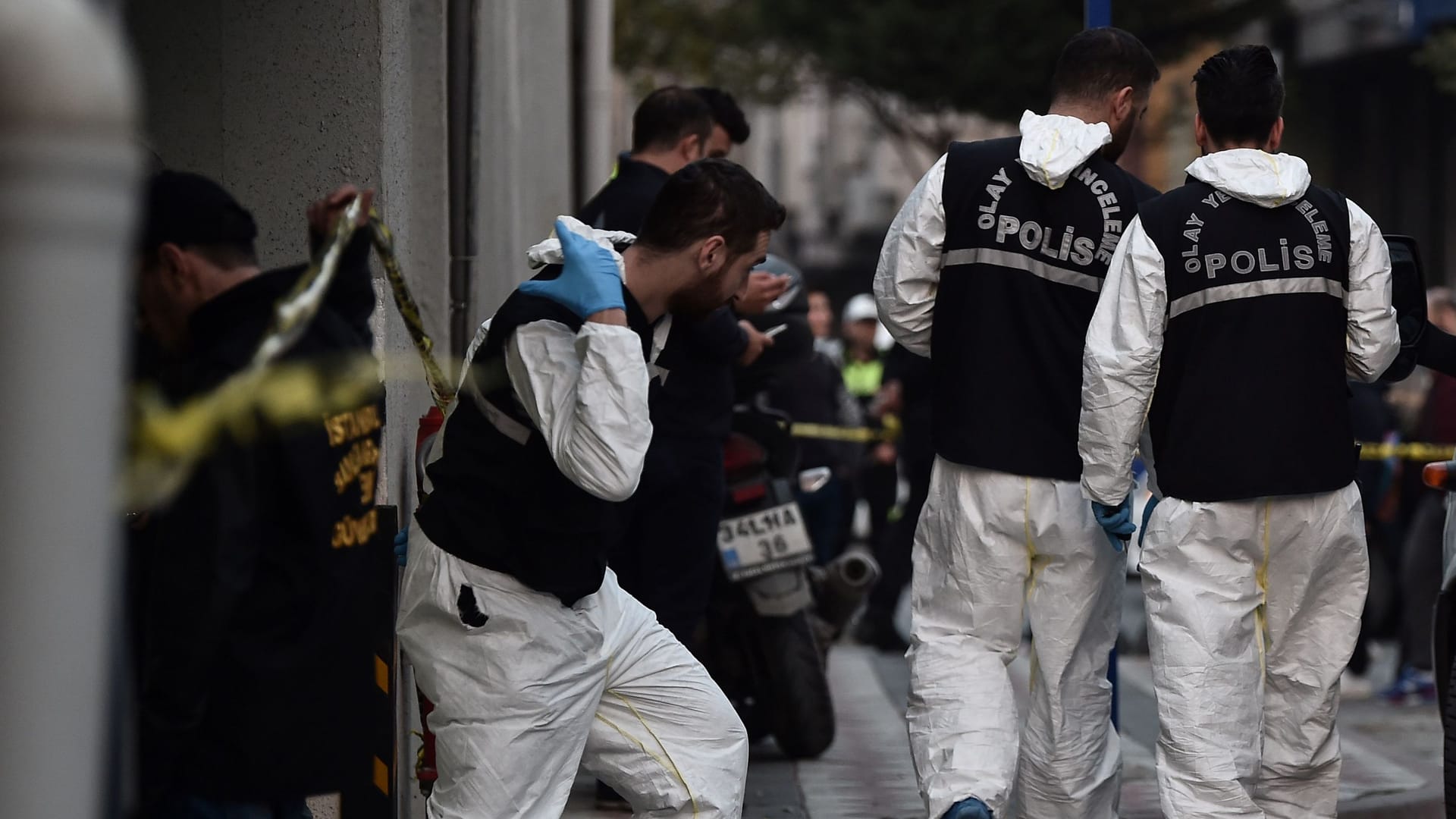 Kriminaltechniker der istanbuler Polizei (Archivbild): Laut Medienberichten ist noch nicht klar, ob das Kind lebend geboren wurde.