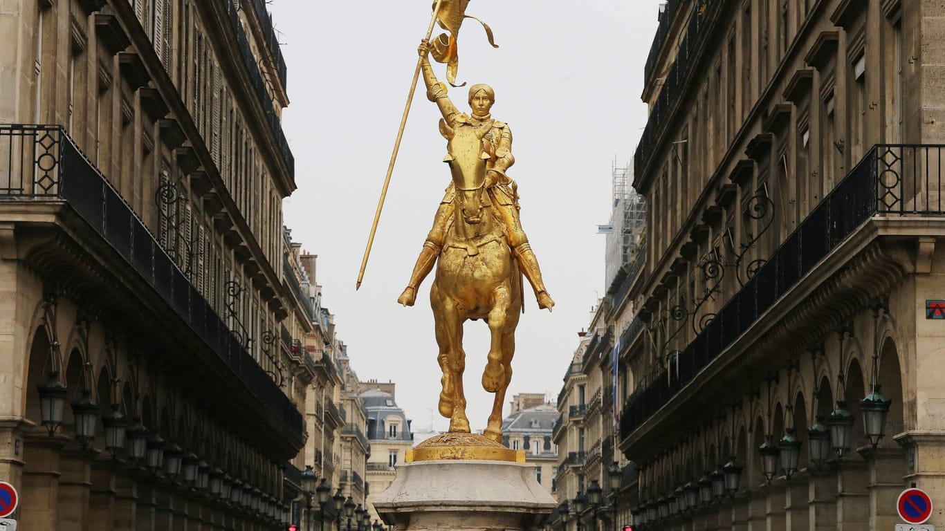 Französisches Nationalsymbol: Denkmal von Jeanne d'Arc in Paris.