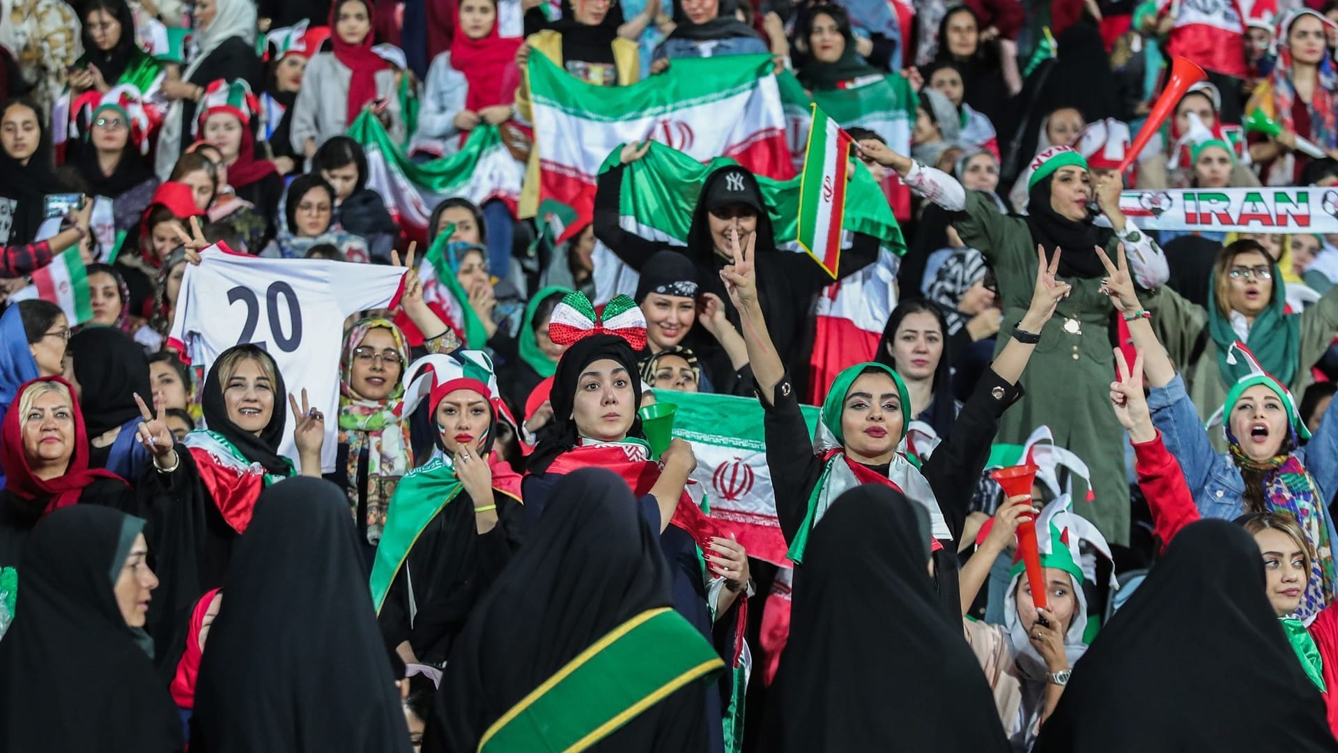 Iranische Frauen im Stadion