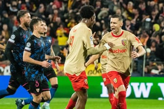 Brachte Lens gegen Sevilla in Führung: Przemyslaw Frankowski (r.).