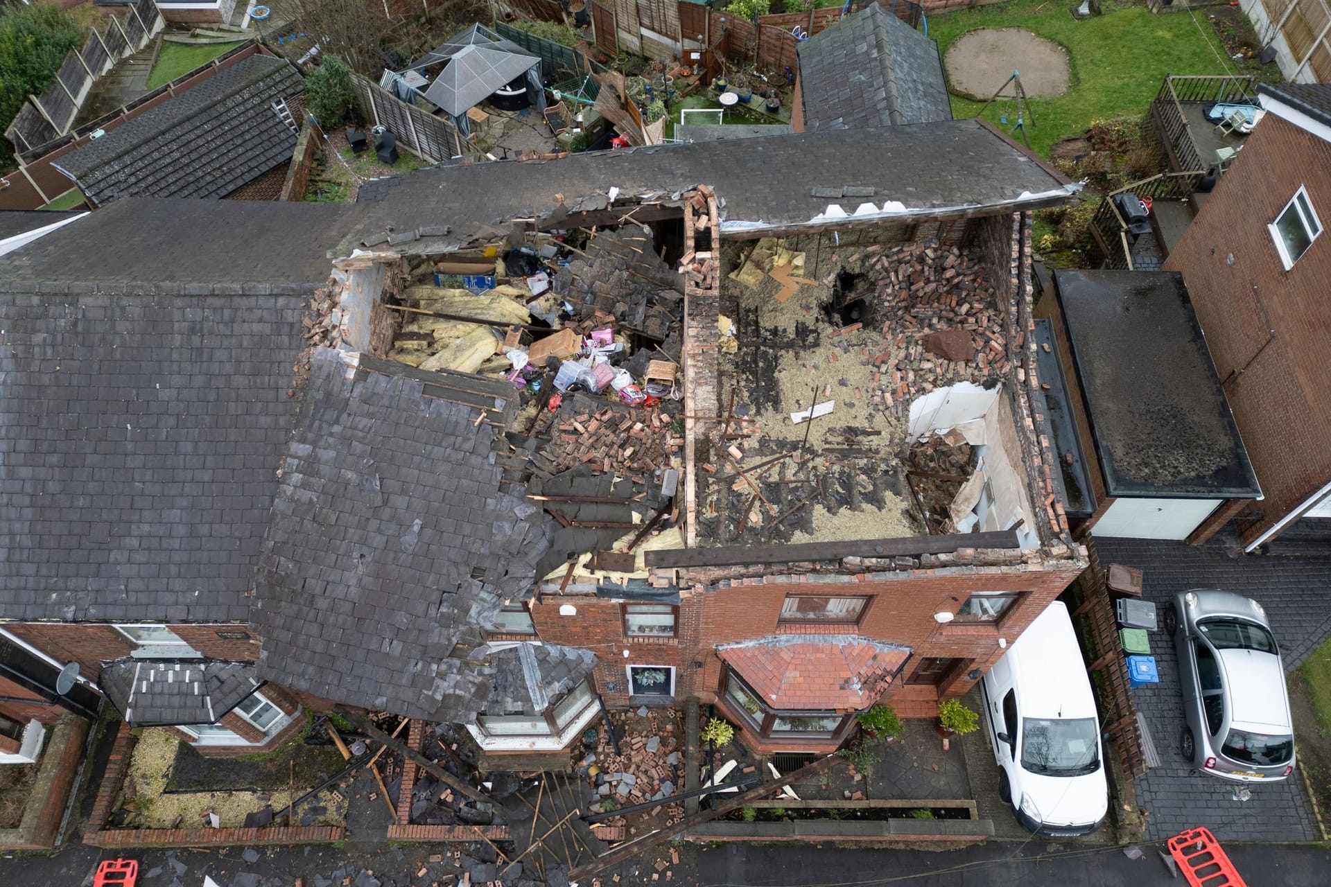 Kaputtes Haus nach Sturm in England.