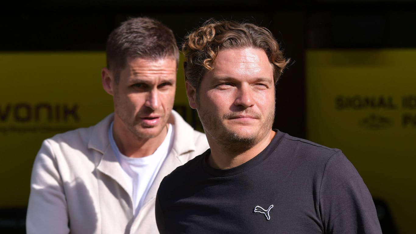 Sportdirektor Sebastian Kehl (links) und Trainer Edin Terzić: Die BVB-Verantwortlichen sind auf der Suche nach einem Außenverteidiger.