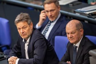 Robert Habeck (Grüne), Christian Lindner (FDP) und Olaf Scholz (SPD): In rund einem Fünftel der Berliner Wahlbezirke wird erneut abgestimmt.