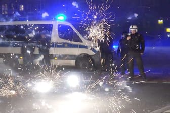 Berlin: Letztes Jahr kam es in der Hauptstadt zu schweren Krawallen. Jetzt richtete sich die Polizei bereits vor dem Jahreswechsel an potenzielle Randalierer.