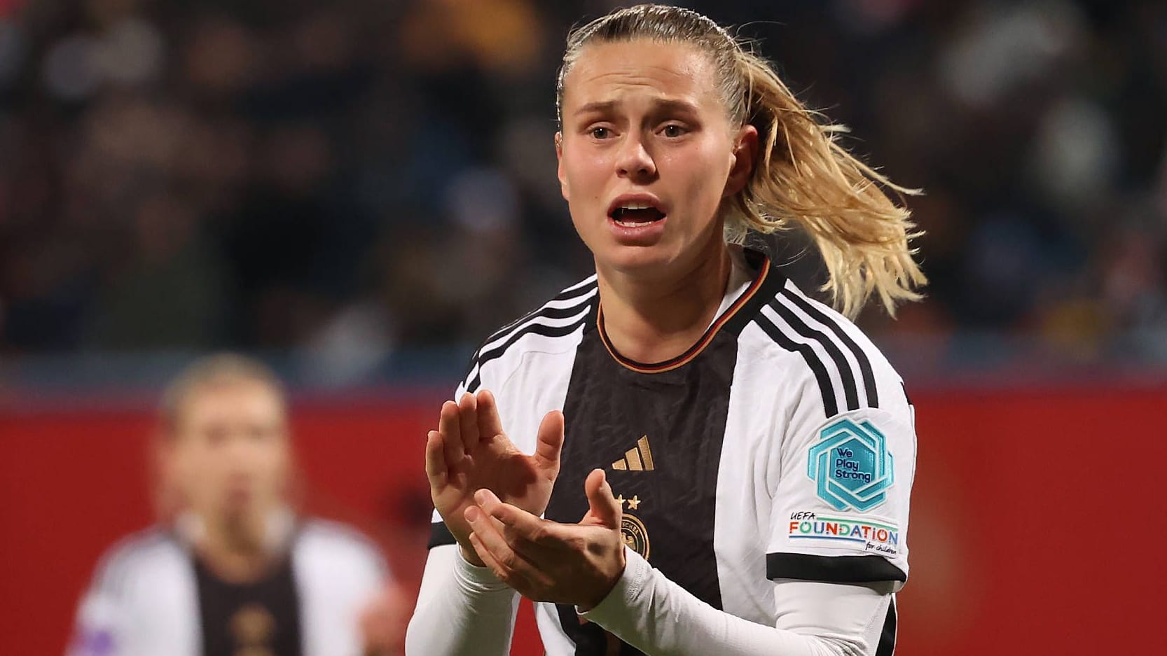 Klara Bühl: Die Nationalspielerin des FC Bayern hat sich verletzt.