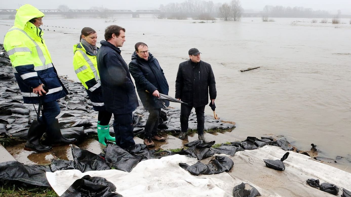 Hochwasser in Nordrhein-Westfalen - Oberhausen Hochwasser in Nordrhein-Westfalen - Oberhausen