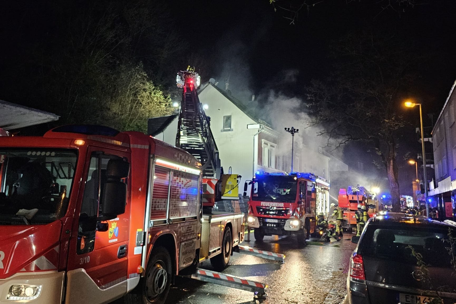 Verletzte bei Explosion in Wohnhaus in Essen