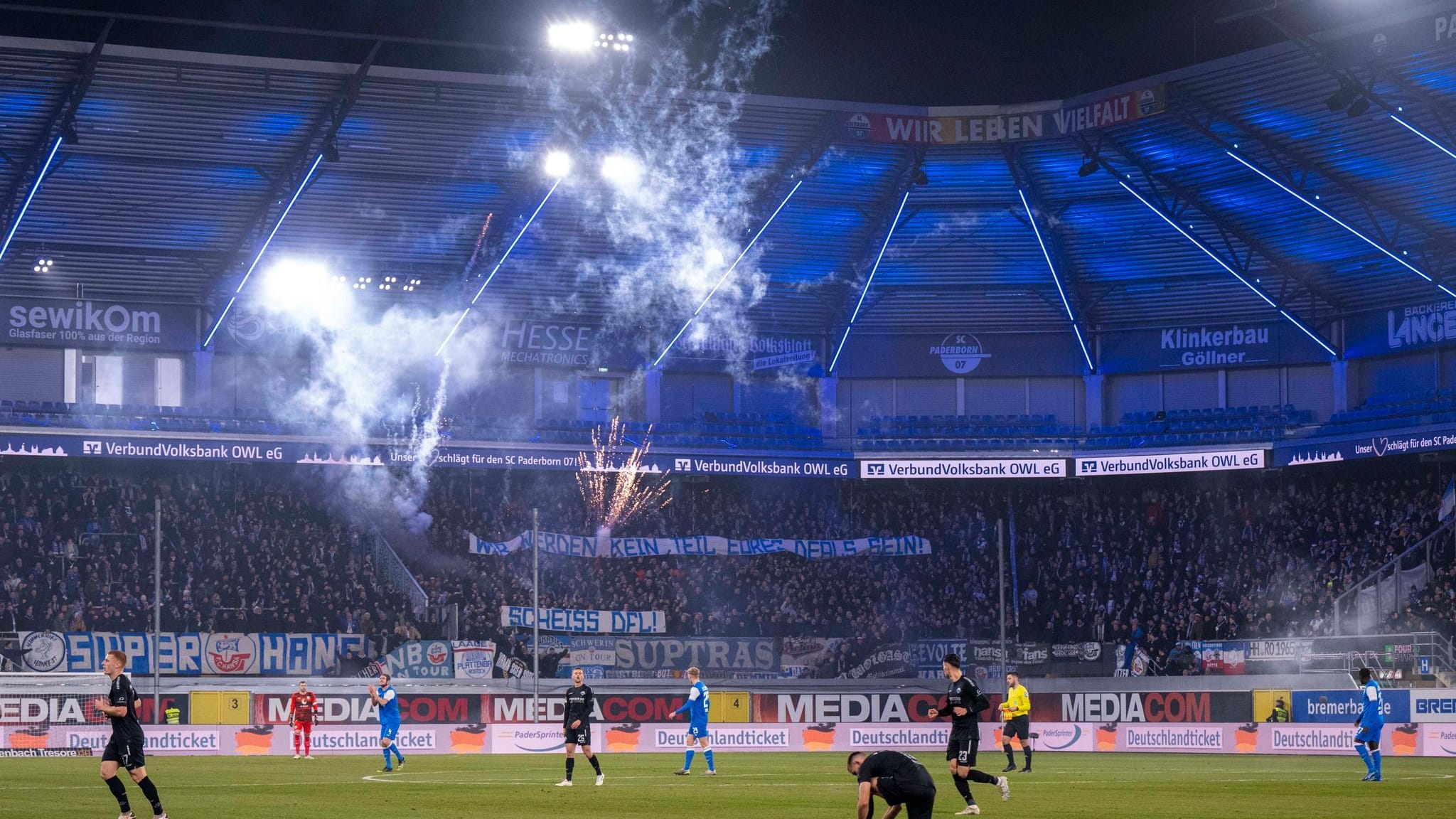 Fans gegen DFL-Investor: Spiel in Paderborn unterbrochen