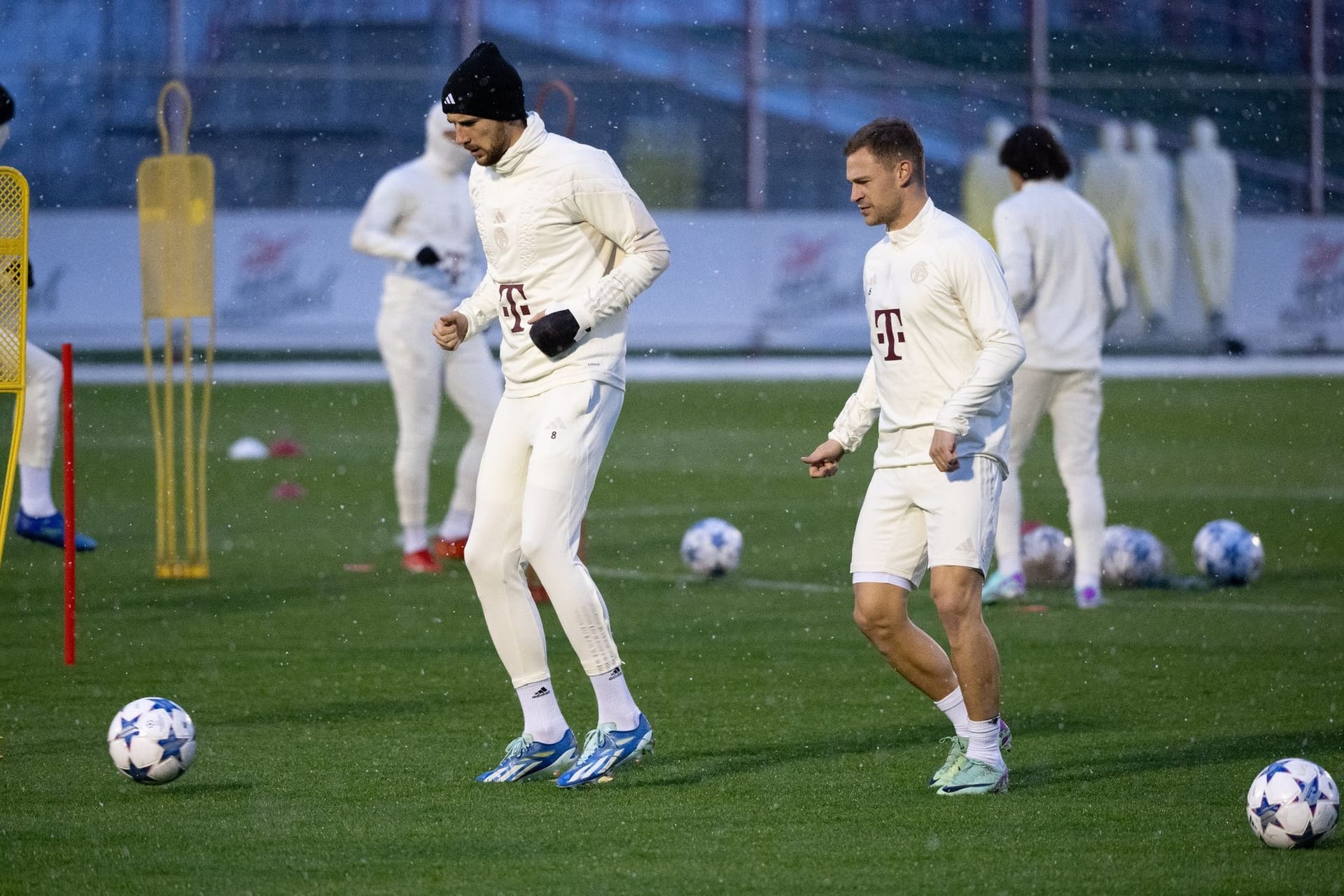 Leon Goretzka (l) und Joshua Kimmich