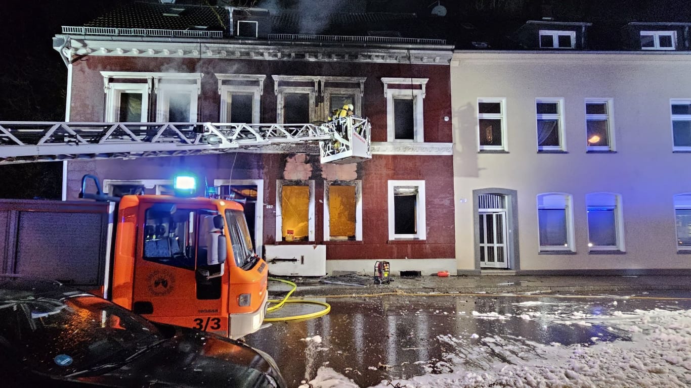 Verletzte bei Explosion in Wohnhaus in Essen