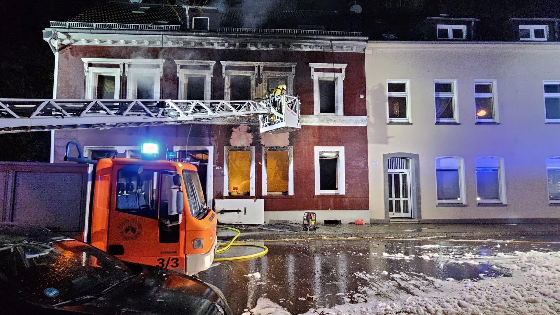 Verletzte bei Explosion in Wohnhaus in Essen Verletzte bei Explosion in Wohnhaus in Essen