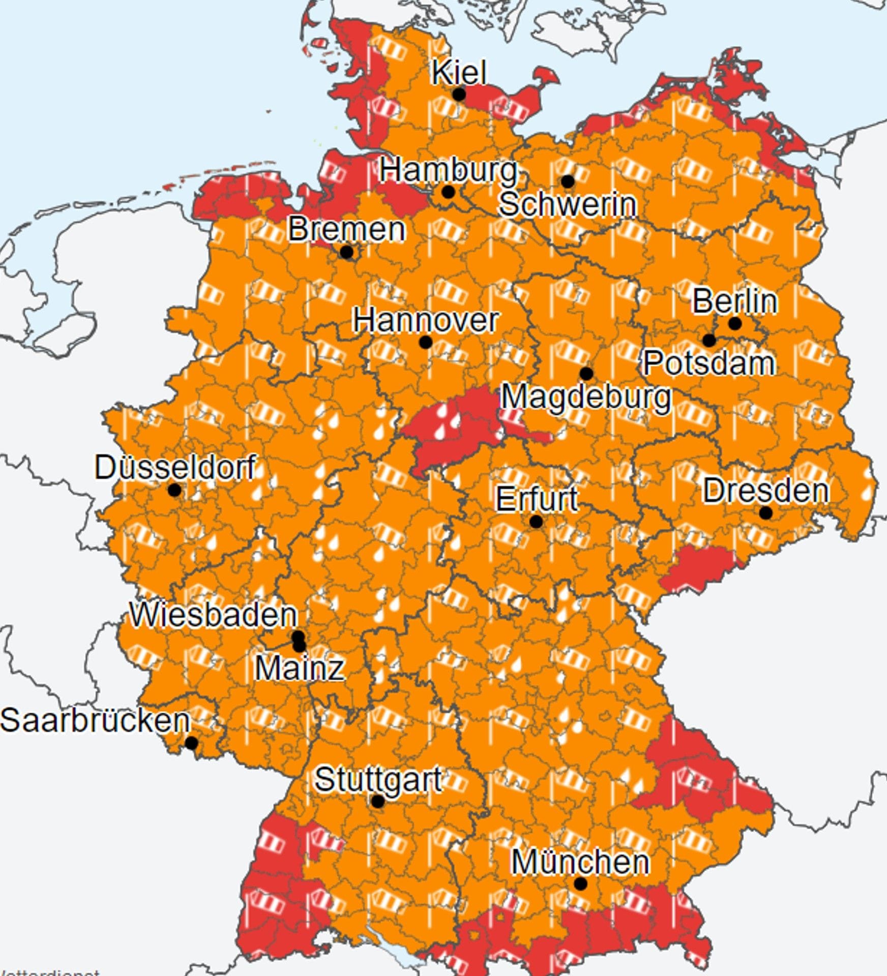 Warnungen in ganz Deutschland: Sturm, teilweise mit Orkanböen und Dauerregen werden erwartet.