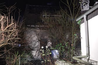 Das Ehepaar des Hauses versuchte sich vor den Flammen zu retten: Die Frau überlebte nicht.