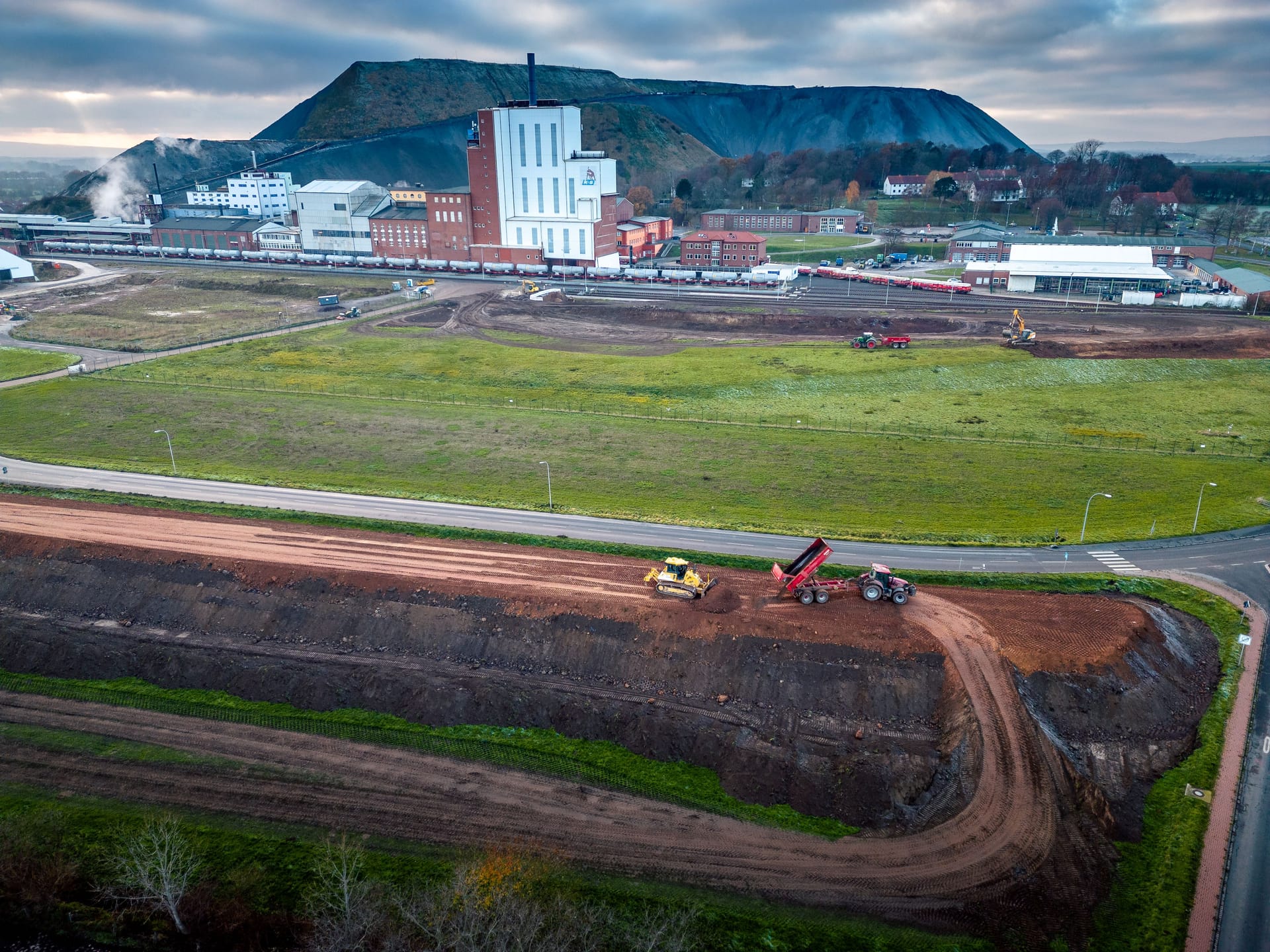 Start der Bodenarbeiten zum Bau der Garnelenfarm am Werk Sigmundshall in Wunstorf.